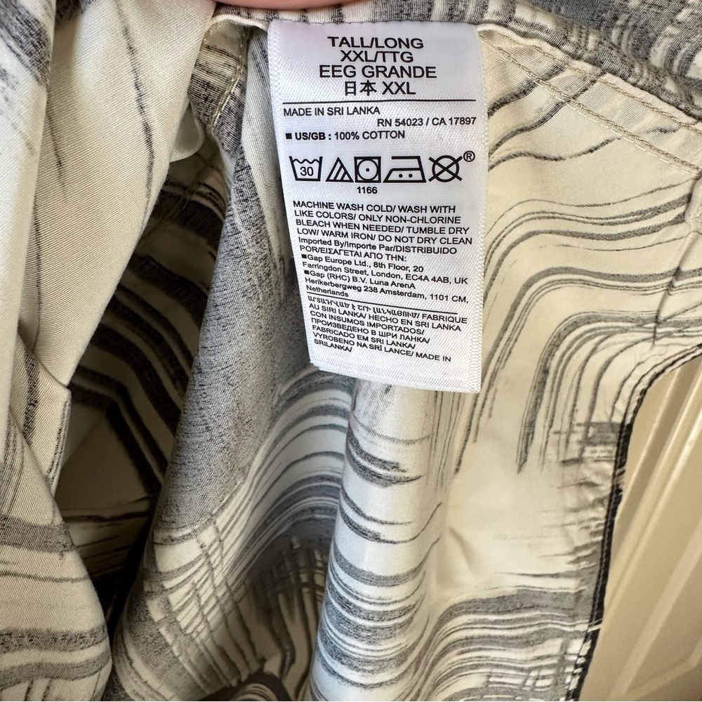 Banana Republic Black and Cream Abstract Button-Up Collared Shirt Mens Size XXLT - Picture 5 of 7